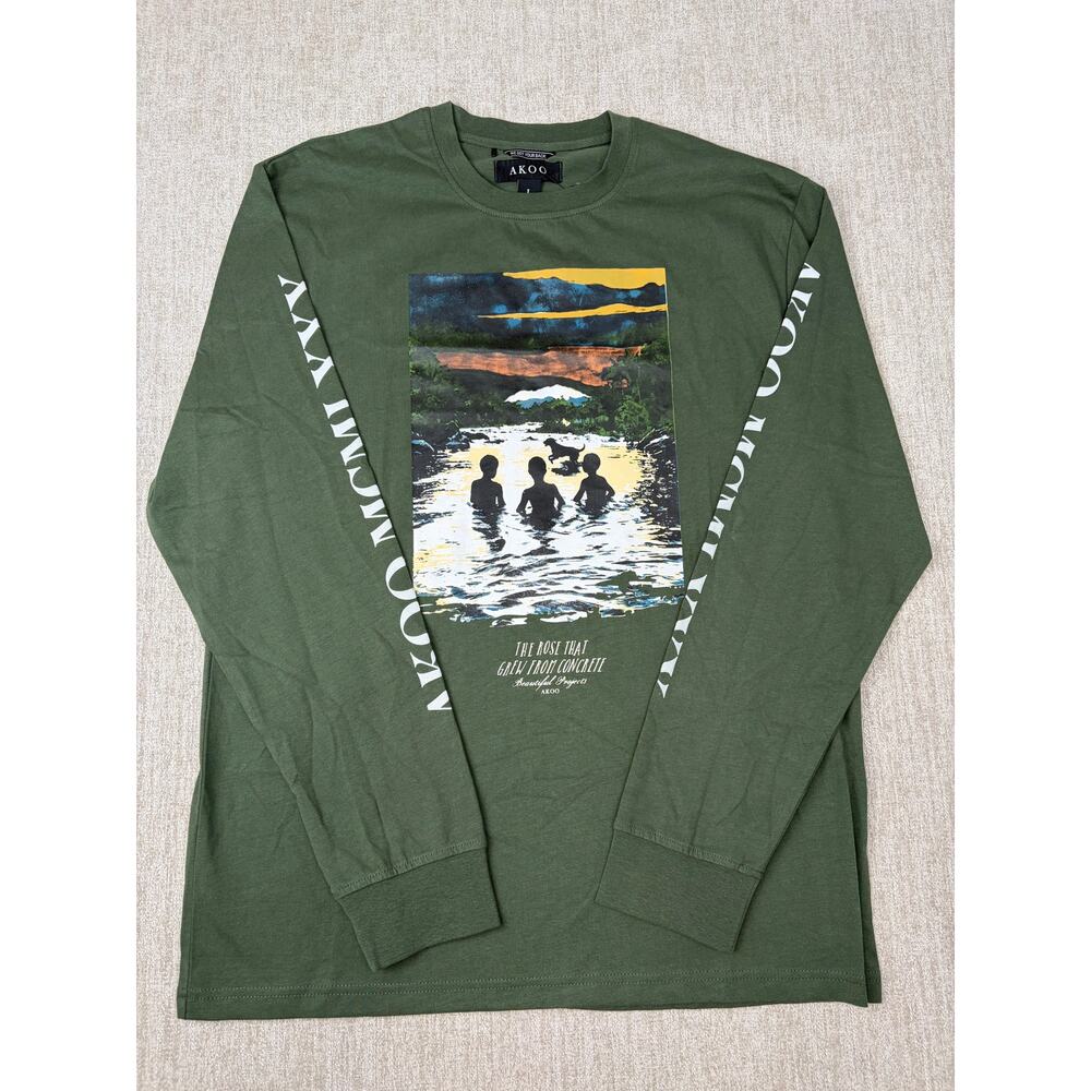 Akoo Shirt Size Large  NWT